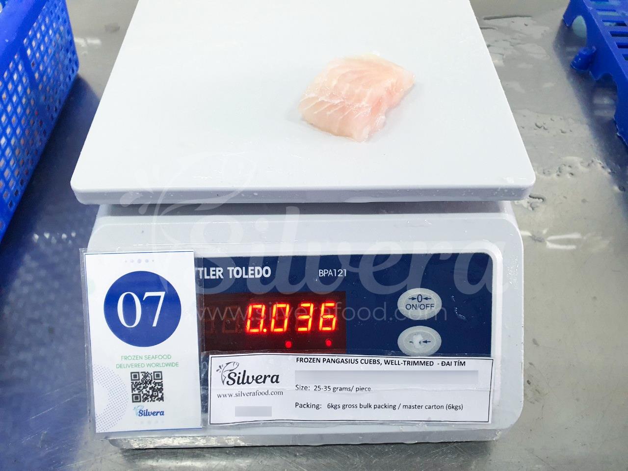 Frozen pangasius cubes 25-35g