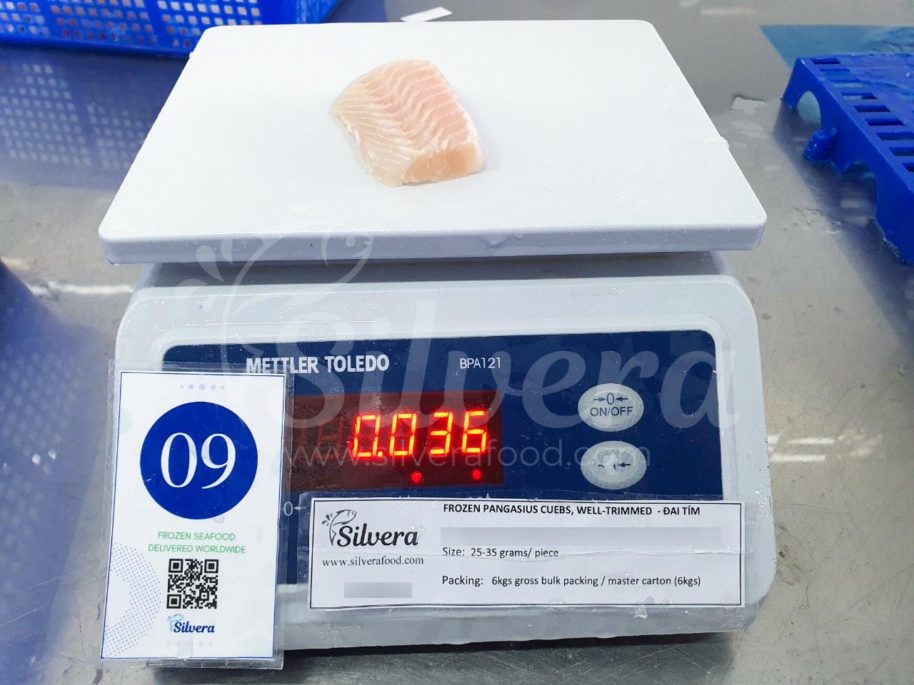 Frozen pangasius cubes 25-35g