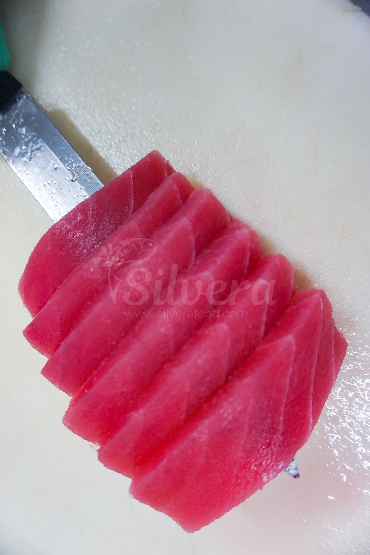 Yellowfin tuna saku