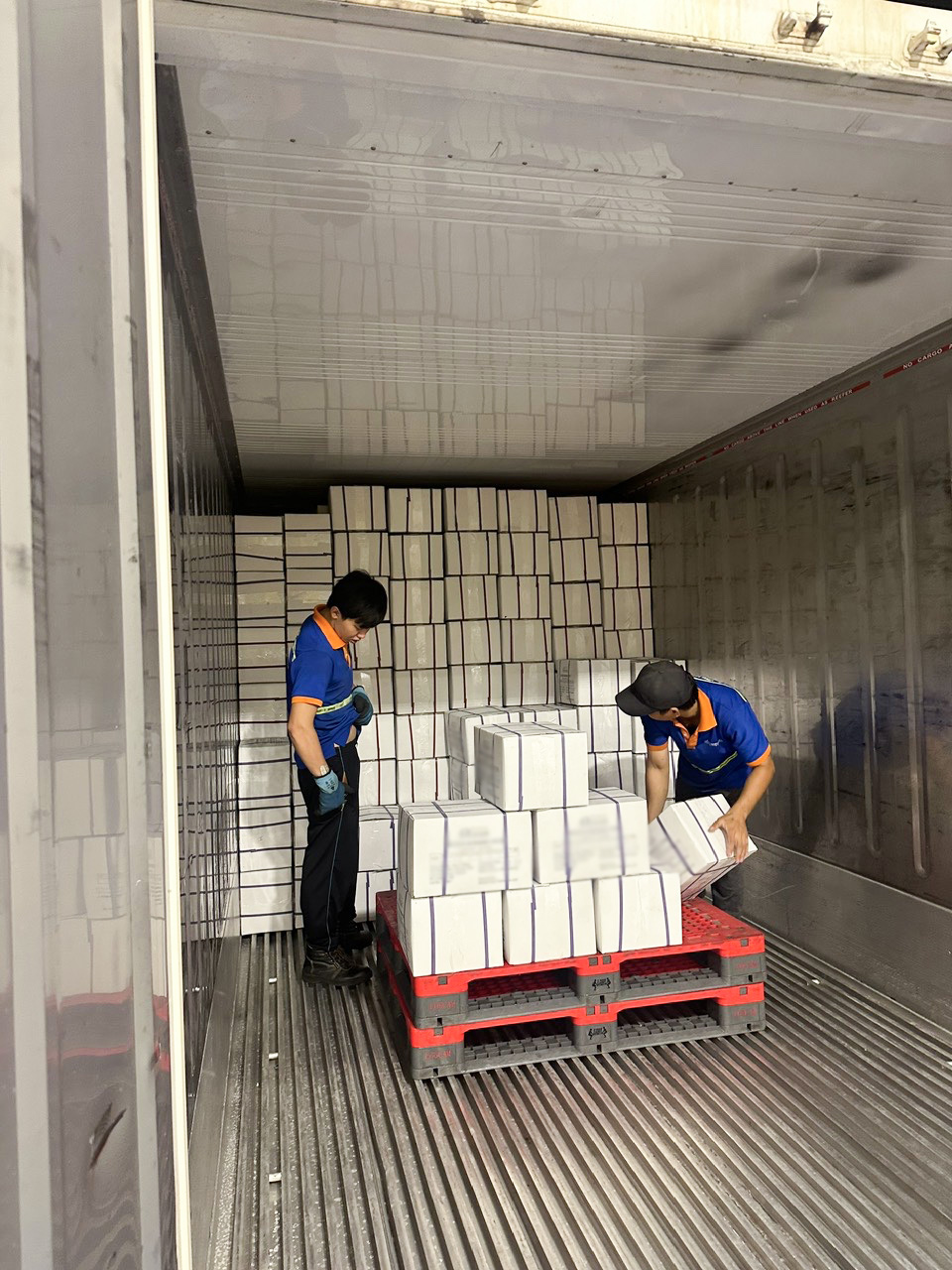 Goods loading at cold storage
