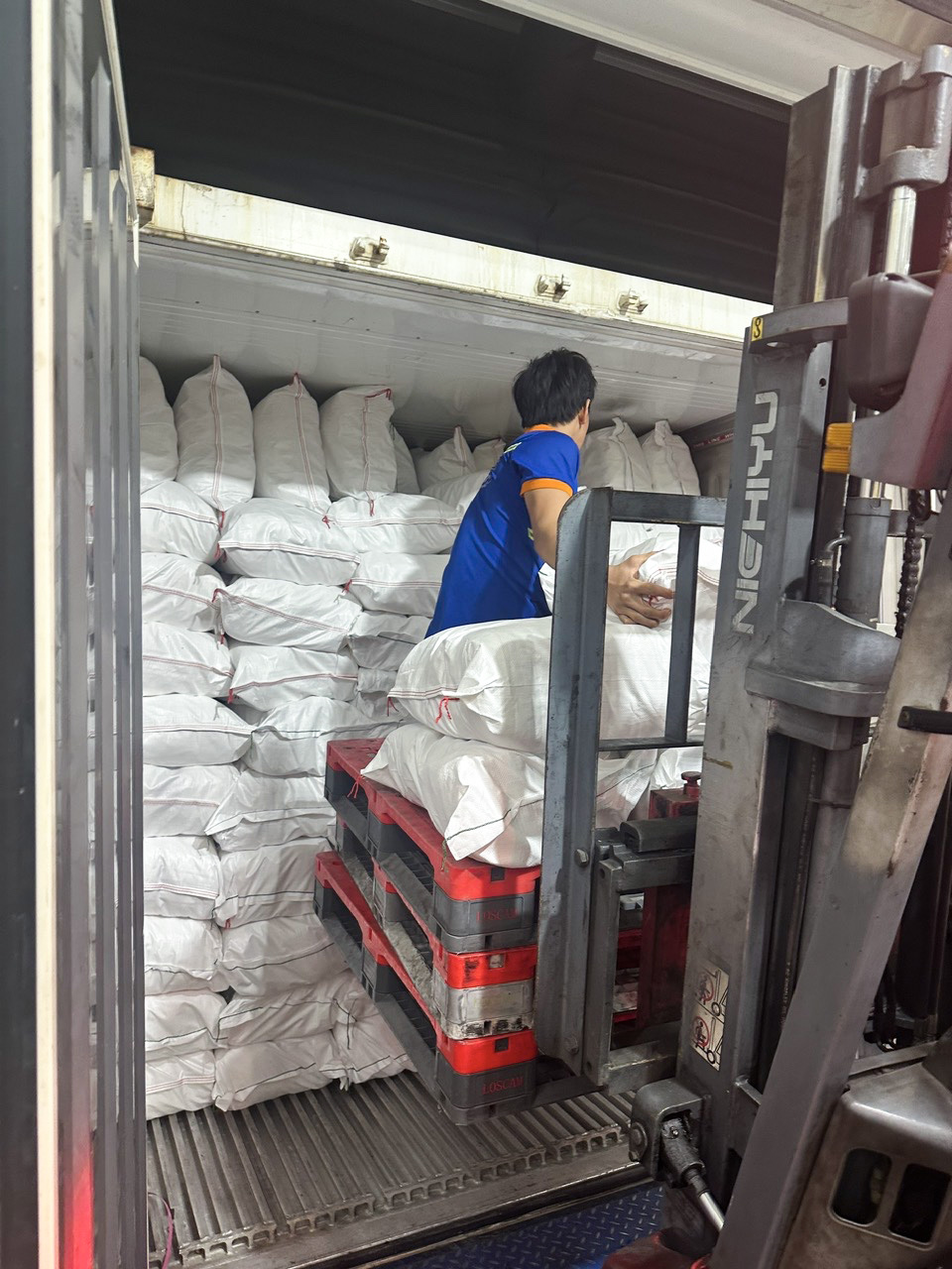 Goods loading at cold storage